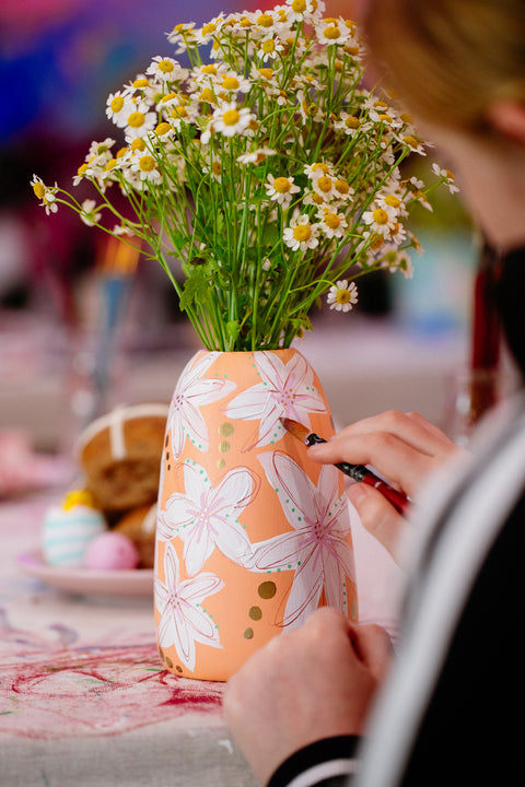Easter Vases, Daisies & Buns Workshop